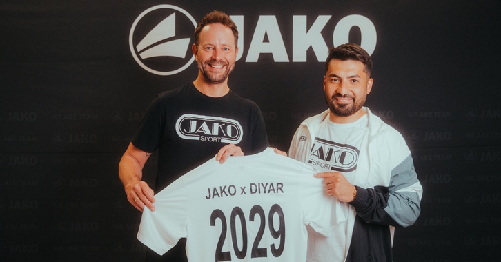 JAKO und Diyar Acar verlängern Partnerschaft langfristig bis Ende 2029